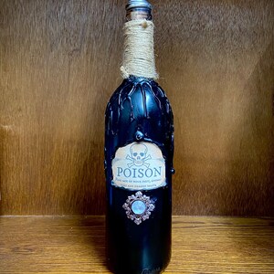 Poison Decor bottle