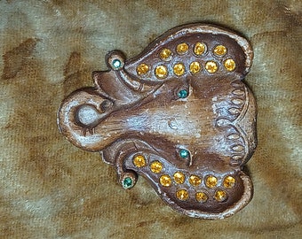 Vintage 40s Wood Brooch