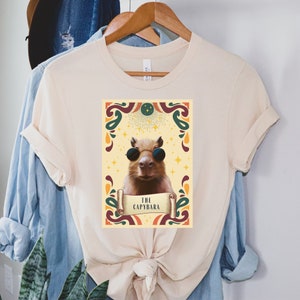 La camisa de capibara, camisa de carta de tarot, camiseta de carta de tarot de capibara, camiseta retro de capibara