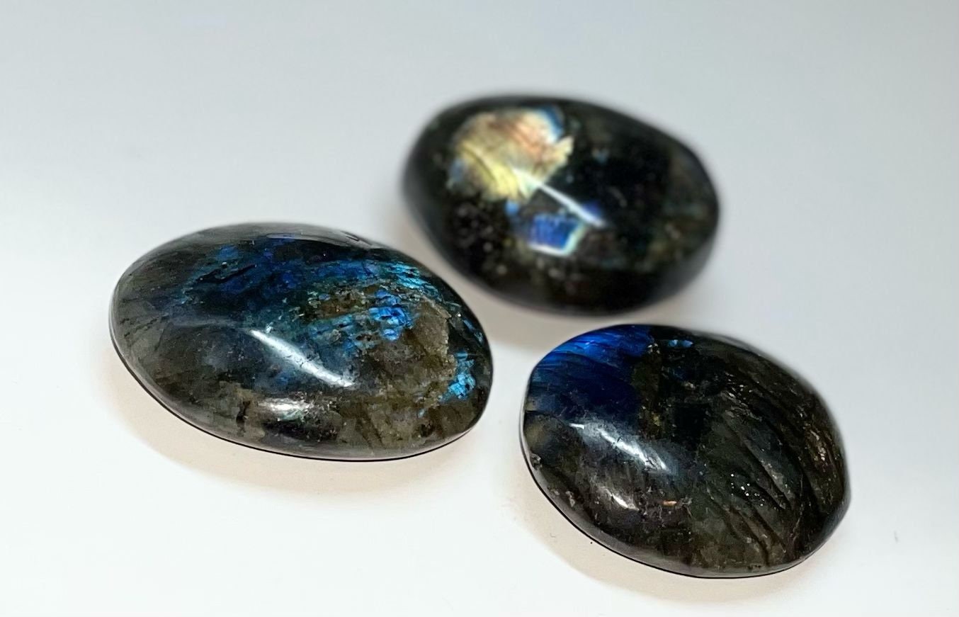 Galet de Labradorite
