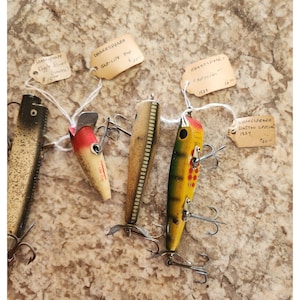 4 Antique 1924 and up vintage wood Fishing Lures