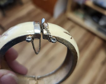 Rare Eisenberg Vintage Cream & Gold Hinged Bangle Bracelet