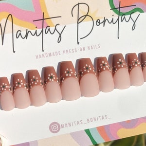 Barro l Press-on Nails