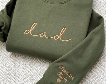 DAD SWEATSHIRT, Dad Gift, Embroidered Dad Crewneck Kids Names Sweatshirt Pregnancy Reveal Gift for New dad Custom Shirt Father's Day Gift