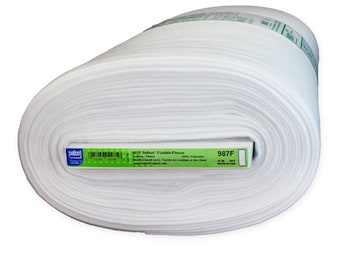 Pellon Fusible Fleece 987F / Black or White
