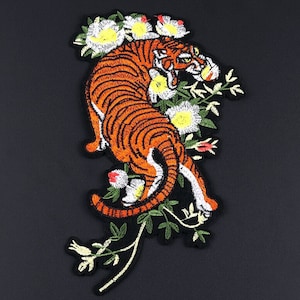 Crouching Tiger Bügelbild Patch Aufnäher Stickerei Bengalen Roaring Applikation Motiv Abzeichen Erwachsene Männer Kleidung Jacke Mantel Rucksack Dekoration