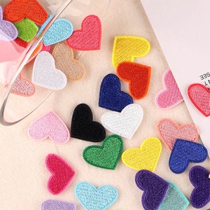 Herz Herz Aufnäher Selbstklebender Aufkleber 1 "/ 2,6 cm Set 5 Stück Gestickter Aufnäher Buntes Abzeichen für Hut T-Shirt Rucksack Tagebuch