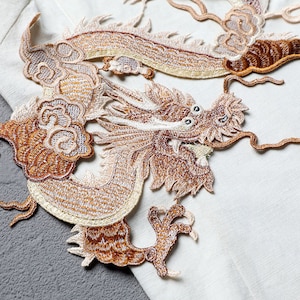 Denim Jean Jacket With Red Asian DRAGON Embroidery Appliqué - Foto 3