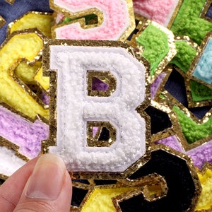 Chenille Letter Sticker Autoadesivo Patch 2,15"/5,5 cm Alfabeto A-Z Acabamento Dourado Capital Bordado Nome Crachá Motivo Jaqueta Camiseta Mochila