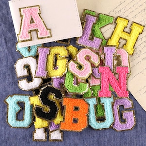 Chenille Letter Iron On Patch Sew 2,15"/5,5 cm Pequeno Alfabeto A-Z Acabamento Dourado Capital Bordado Nome Crachá Motivo Jaqueta Camiseta Mochila