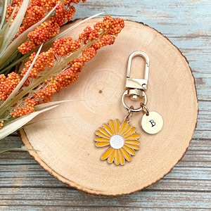 Personalized Initial Charm | Flower Enamel Keychain | Hand Stamped Keychain | Daisy Keychain | Backpack Charm | Flower Keychain Gift Idea