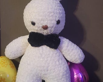 Conejito de Pascua de crochet con pajarita