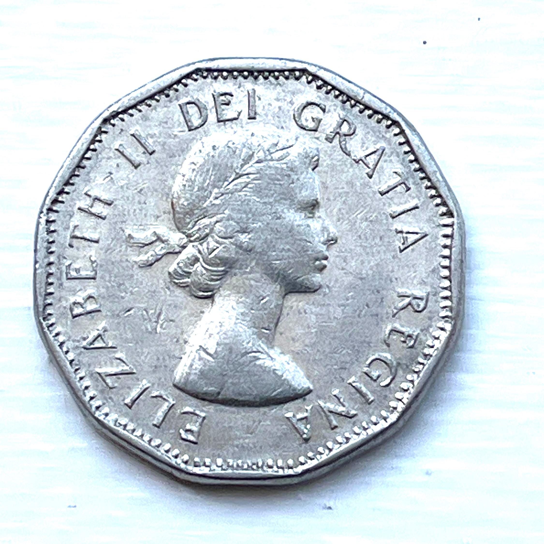 1961 Canada Five Cents - Beaver - Young Queen Elizabeth II