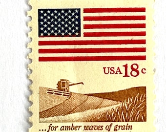 Sello postal estadounidense de 18 centavos de 1981 - Bandera sobre olas de trigo color ámbar - Scott n.° 1890
