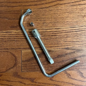Vintage Mixed New Britain Set- NS24 1/2&quot; Drive/5&quot; Extension Socket, NM607 1/4&quot; Drive 7/32 Socket & E41 1/2&quot; Distributor Wrench - Made in USA