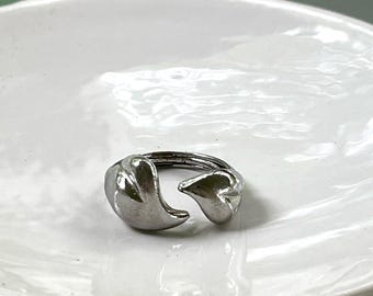 1970s Vintage Avon Heart to Heart Adjustable Ring – Silver Tone - Size 4/4.5
