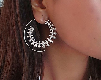 Tribal boho spiraaloorbellen, boho zilveren oorbellen, sieraden in etnische stijl