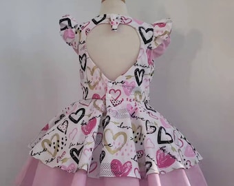 Listo para enviar - Vestido de San Valentín de algodón con espalda en forma de corazón y capas - Talla 5 años