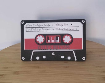 Carte d'anniversaire sur le thème de la cassette de musique personnalisée Mixtape