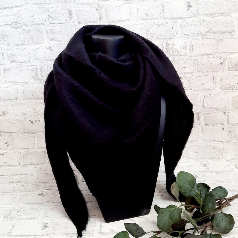 Women's XXL scarf poncho winter triangular scarf with wool bouclé plain colors basic Black