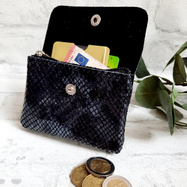 Damen Basic Mini Geldbörse in 2 Größen ein kleines Handvolles Portemonnaie aus Weiches Leder Nappaleder Portmonee Schlangenop./Schwarz