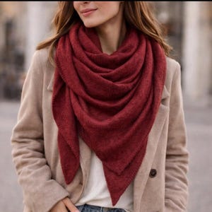 XXL Winter Scarf for Women – Cozy Triangle Scarf Bouclé Knit Scarf for Autumn & Winter, Warm Scarf in Basic Colors