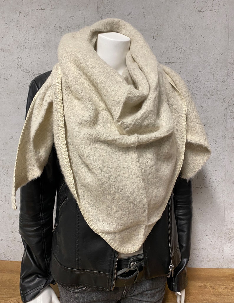 XL damen dreieckstuch flauschig kuschelig warmer Boucle schal, flausch tuch, webschal wolle-mix tuch Basic Beige