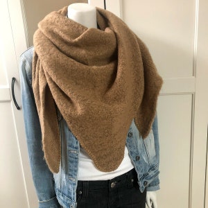 Poncho feminino UNI COLOR blogger inverno cachecol triangular macio com bouclé de lã