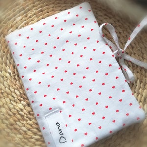 Personalized health record cover, customizable in white with small red hearts, RADIA model - birth gift idea