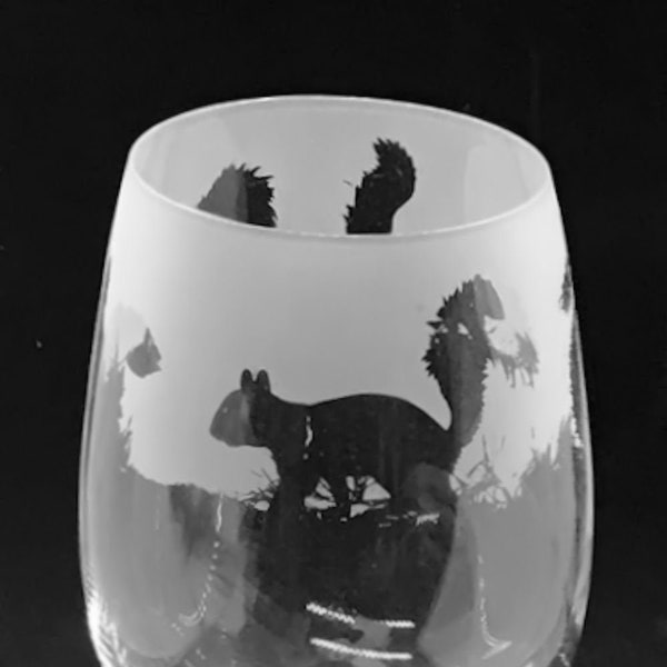 SQUIRREL WINE GLASS 35cl Wine Glass with Squirrel Frieze Design