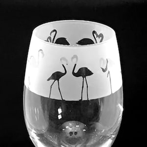 FLAMINGO WINE GLASS 35cl Wine Glass with Flamingo Frieze Design