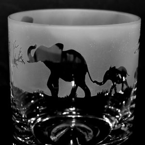 ELEPHANT GLASS | 30cl Glass Whisky Tumbler with Elephant Frieze Design