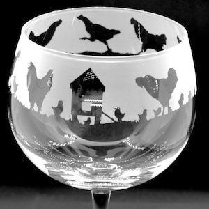 CHICKEN GIN GLASS 70cl Glass Gin Balloon with Chicken Frieze Design