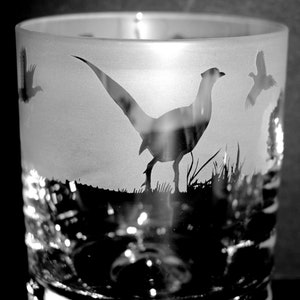 PHEASANT GLASS | 30cl Glass Whisky Tumbler with Pheasant Frieze Design