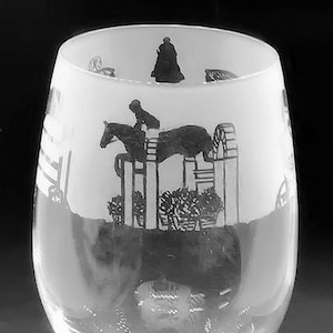 SHOW JUMPING GLASS 35cl Wine Glass with Show Jumping Frieze Design
