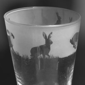 HAZENGLAS | 57 cl conisch pintglas met haasfriesontwerp - bierglas, waterglas, pilsglas, ciderglas