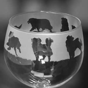 AUSTRALIAN SHEPHERD GLASS | 70cl Glass Gin Balloon with Australian Shepherd Dog Frieze Design | Gin Glass Gift |