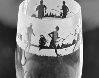 RUNNER GLASS  |  46cl Crystal  Craft Beer Ice Tea Glass with Running Frieze design- CHoose from Male or Female
