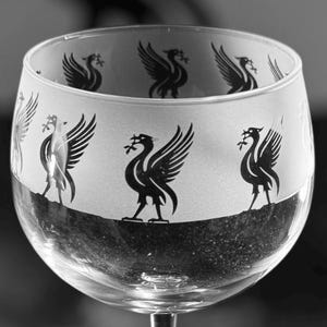LIVERBIRD GIN GLASS 70cl Glass Gin Balloon with Liverbird Frieze Design | Liverpool Gift Idea | Liverpool Mum Glass Gift