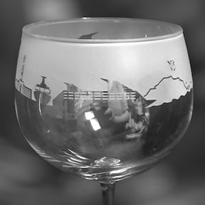 CRUISE SHIP GLASS 70cl Glass Gin Balloon with Cruise Ship Frieze Design