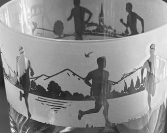 RUNNING WHISKY GLASS | 30cl Glass Whisky Tumbler with Runner Frieze Design | Choose Male or Female Runner
