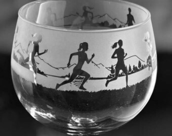 RUNNING GIN GLASS | 70cl Gin Balloon with engraved Runner Design - Select Male or Female