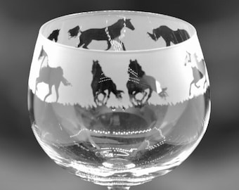 GALLOPING HORSE GLASS 70 cl glazen jeneverballon met ontwerp met galopperende paarden