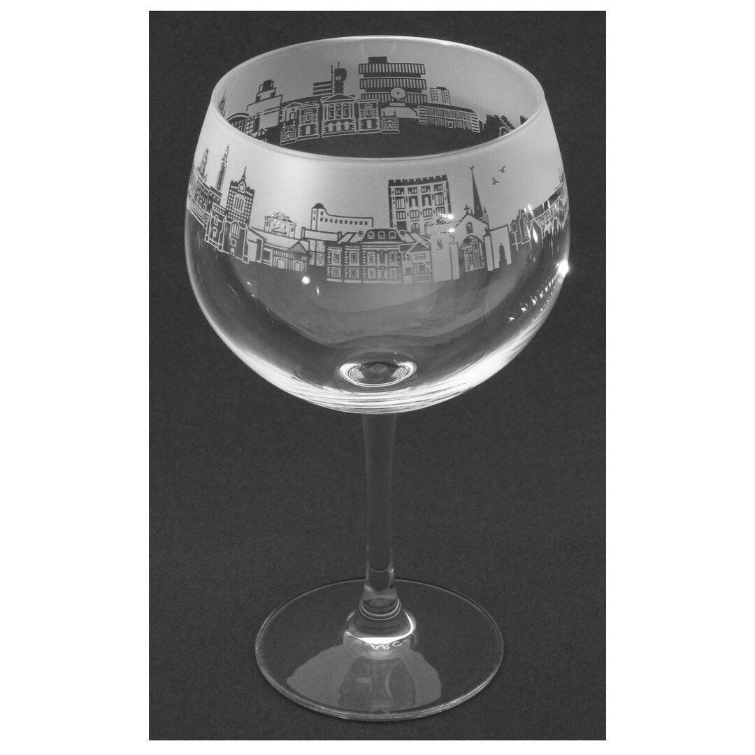 German Shorthaired Pointer Frieze Boxed 70cl Gin Balloon Glass – Great British Glass