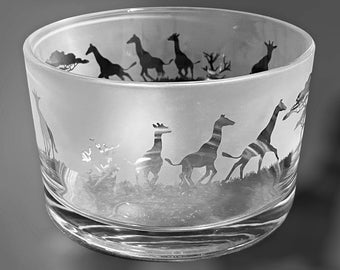 GIRAFFE BOWL | Clear Glass Bowl with Giraffe Frieze Design | Perfect for Tealight or Floating Candles | Glass Dish | Trinket, Snack Pudding
