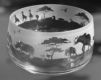 SAFARIKRISTALLEN KOM | Helder kristalglas 21 cm taps toelopende fruit-/salade-/dessertschaal met safaridierenfriesontwerp