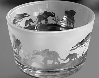 ELEPHANT BOWL / Tazón de vidrio transparente con diseño de friso de elefante / Perfecto para velas flotantes o a la luz del té / Plato de vidrio / Pudín de refrigerio