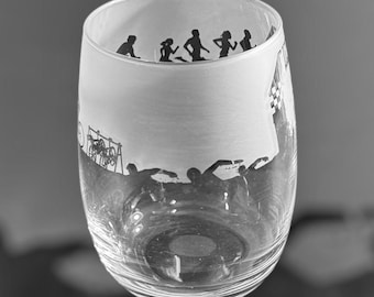 TRIATHLON GLASS | 36cl Clear Stemless Wine / Water Glass with Triathlon Frieze Design