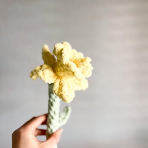 Crochet Daffodil Flower Pattern: No-Sew Floral Design (Digital Download) image 6