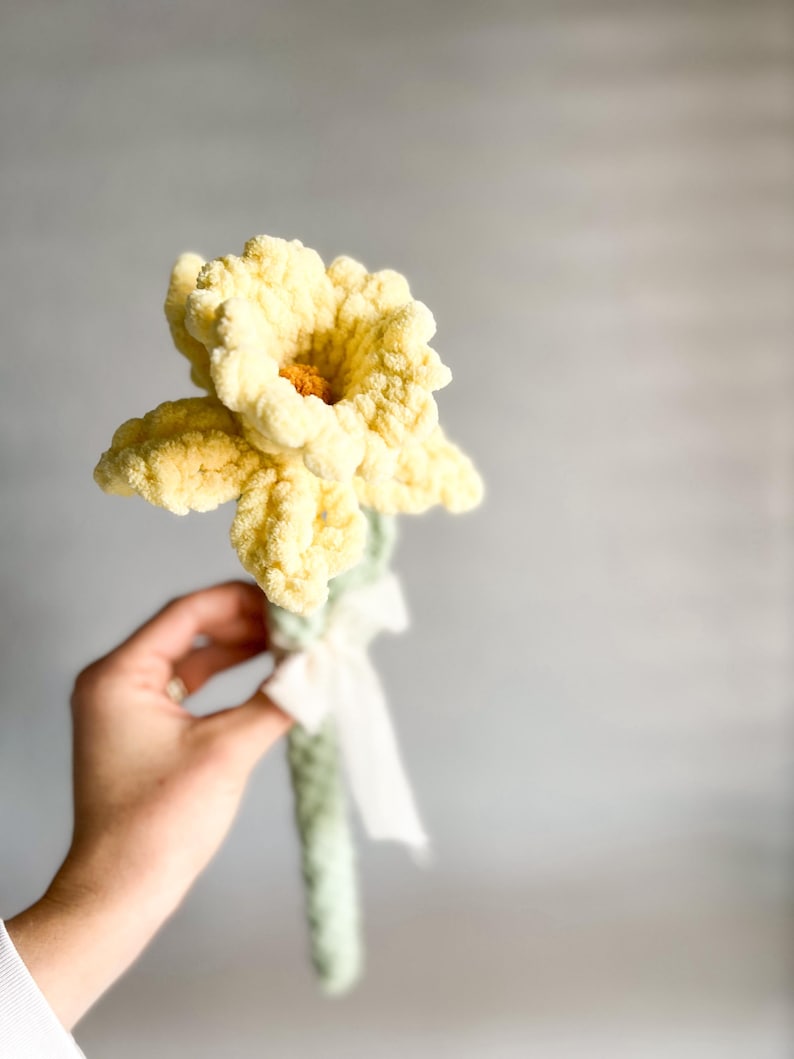 Crochet Daffodil Flower Pattern: No-Sew Floral Design (Digital Download) image 4